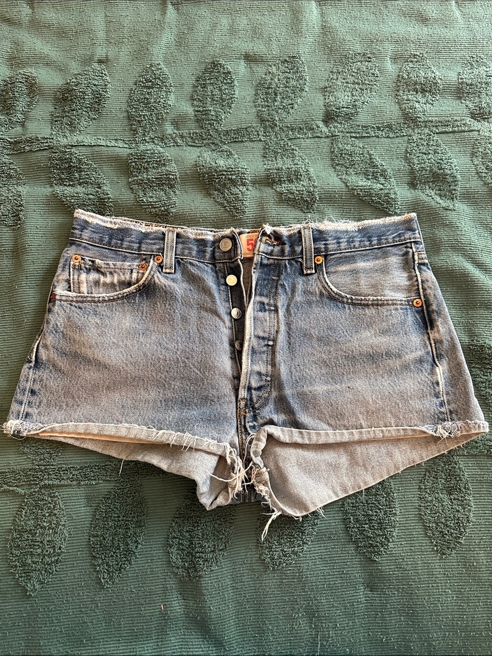 Vintage Levis 501 cutoff 15” waist